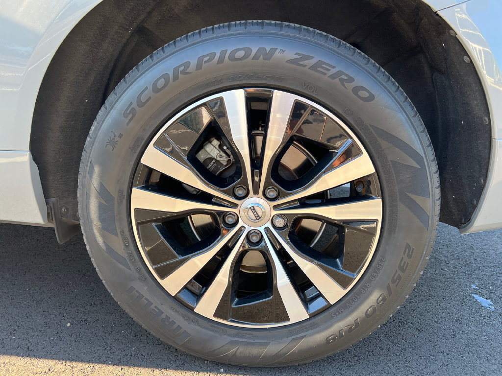 Used 2024 Volvo XC60 B5 Core w/ Protection Package Premier AWD/4WD image 10