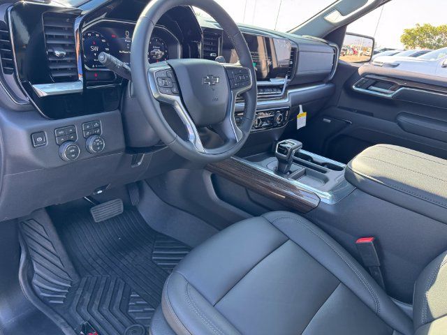 Used 2026 Chevrolet Silverado 1500 LT Trail Boss w/ LT Trail Boss Premium Package AWD/4WD image 13
