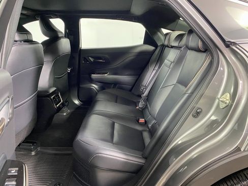 Used 2025 Toyota Crown Platinum image 11