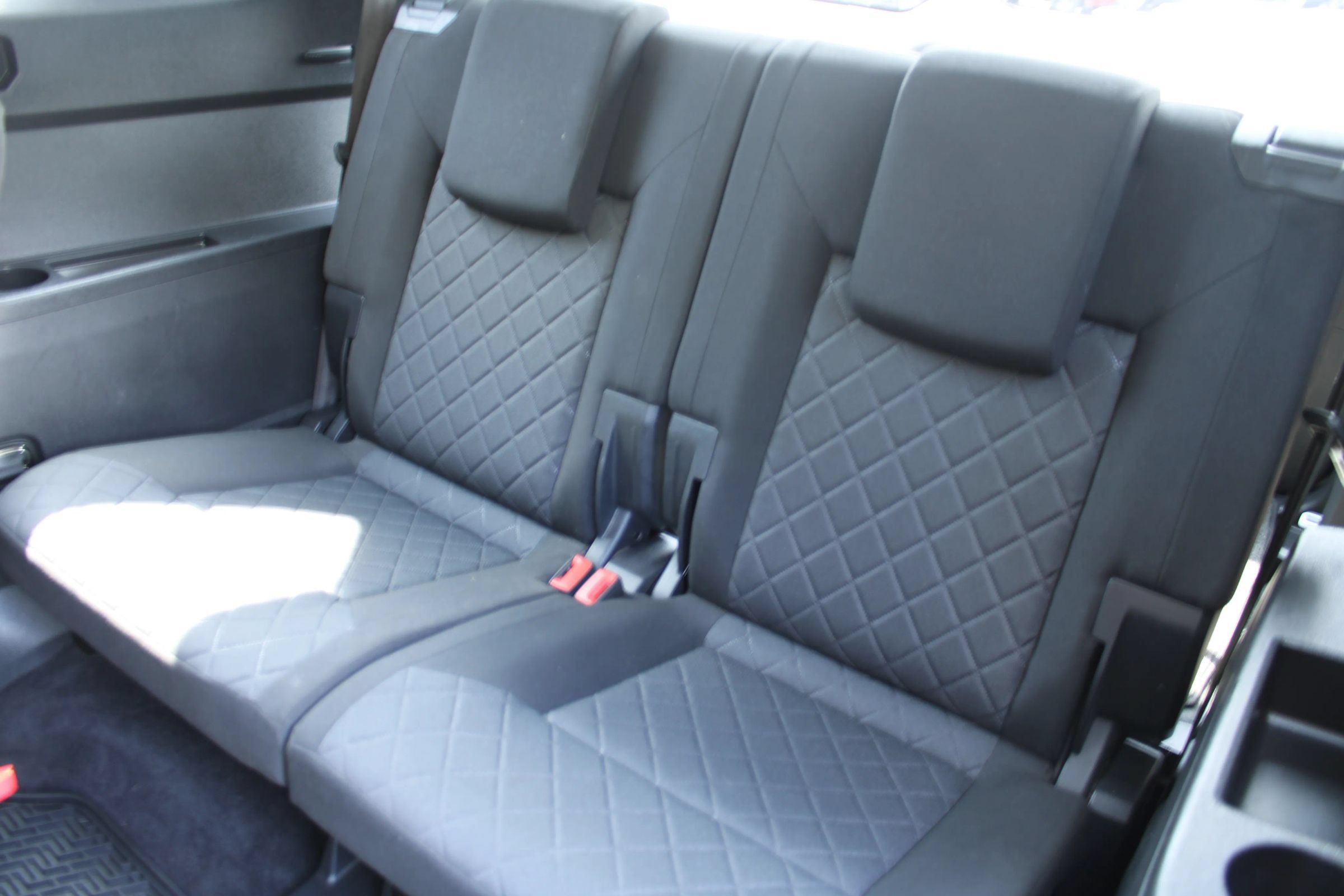 Used 2018 Volkswagen Atlas Launch Edition FWD image 20
