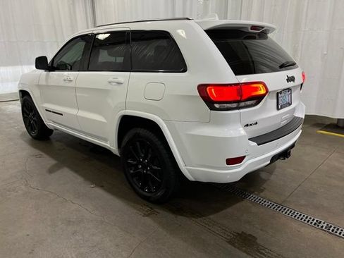 Used 2019 Jeep Grand Cherokee Altitude AWD/4WD image 6