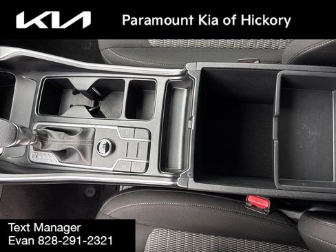 Used 2023 Kia Sorento LX image 31