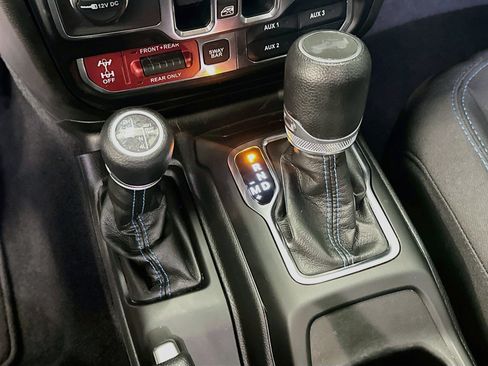 Used 2023 Jeep Wrangler Unlimited Rubicon 4xe AWD/4WD image 25
