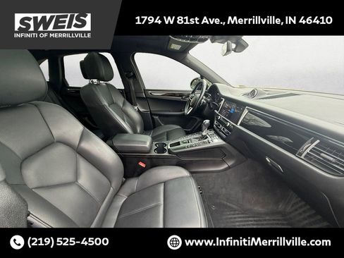Used 2021 Porsche Macan S image 10