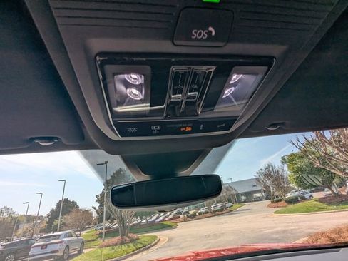 Used 2024 Volkswagen Atlas Cross Sport SE w/ Panoramic Sunroof Package FWD image 27