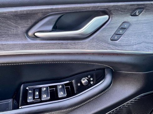 Used 2022 Jeep Grand Cherokee Overland w/ Luxury Tech Group IV image 29