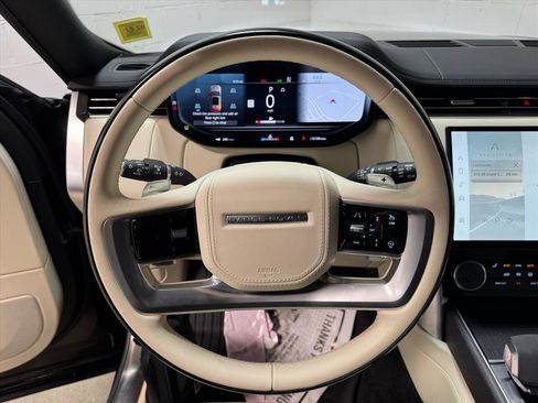 Used 2023 Land Rover Range Rover Long Wheelbase SE image 19