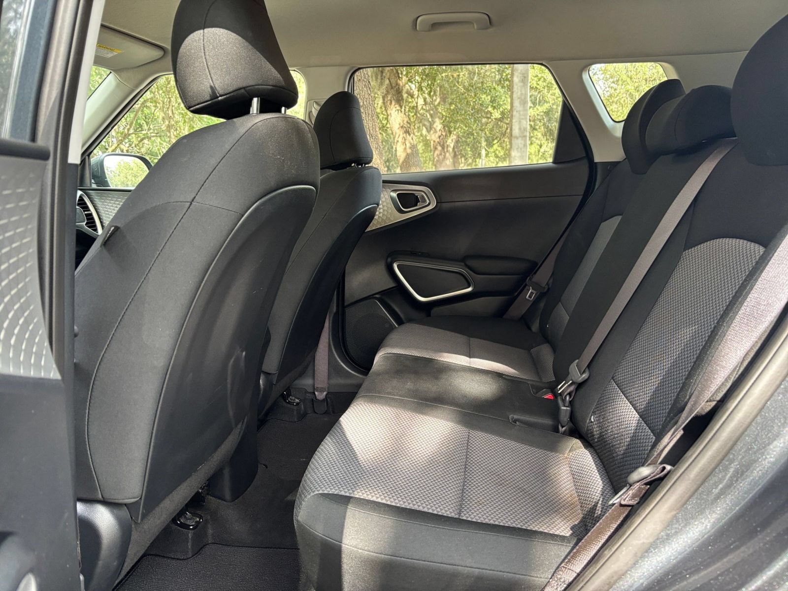 Used 2025 Kia Soul LX w/ LX Technology Package FWD image 22