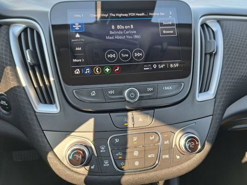 Used 2025 Chevrolet Malibu LT image 10