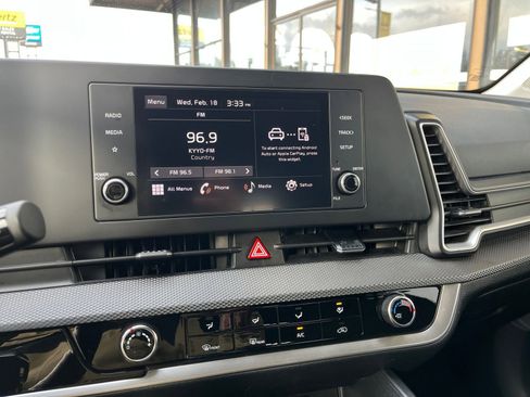 Used 2024 Kia Sportage LX image 20