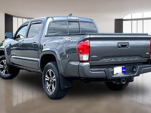 Used 2016 Toyota Tacoma TRD Sport w/ Premium & Technology Package AWD/4WD image 4
