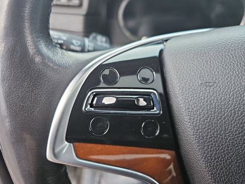 Used 2018 Cadillac Escalade ESV Premium Luxury image 19