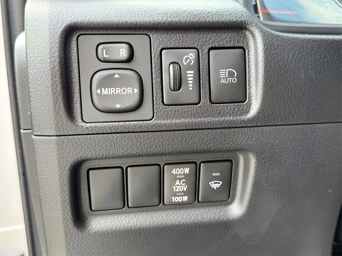 Used 2022 Toyota 4Runner SR5 Premium w/ Moonroof Package image 40