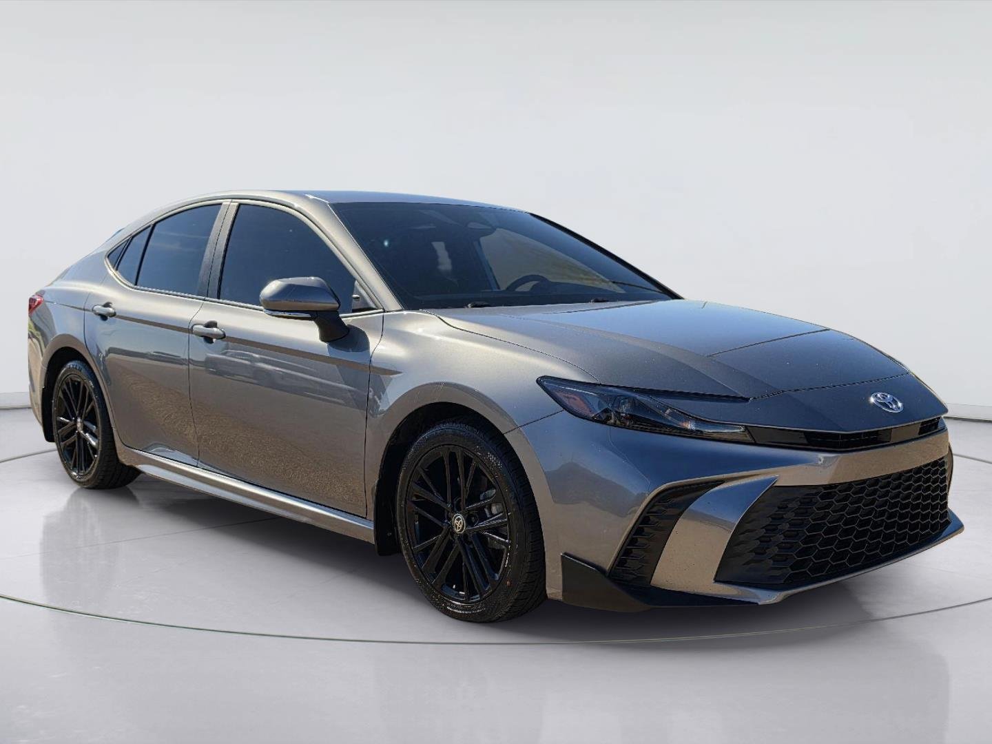 Used 2025 Toyota Camry SE FWD image 7