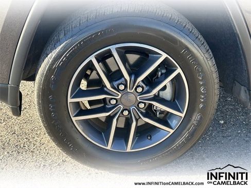 Used 2019 Jeep Grand Cherokee Limited w/ Luxury Group II image 10