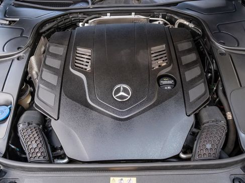 Used 2018 Mercedes-Benz Maybach S 560 4MATIC image 47