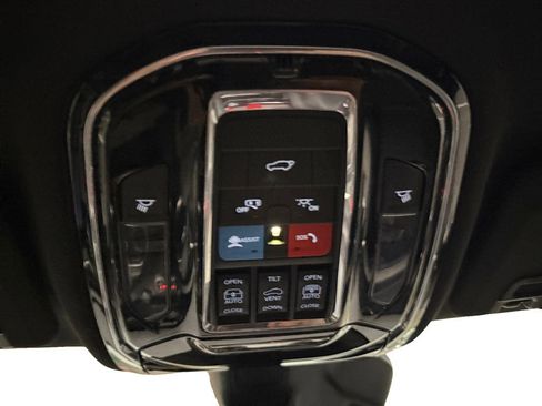 Used 2024 Jeep Grand Cherokee Overland image 21