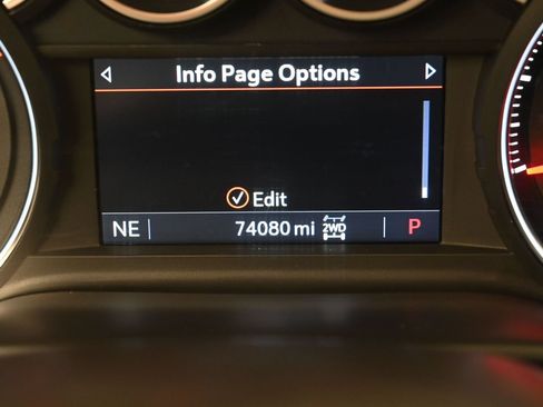 Used 2021 Chevrolet Silverado 1500 LT Trail Boss w/ Bed Protection Package AWD/4WD image 16