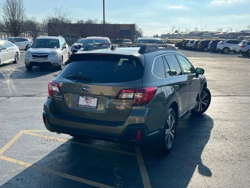 Used 2018 Subaru Outback 2.5i Limited image 12
