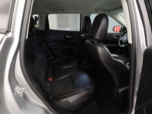 Used 2019 Jeep Compass Latitude w/ Popular Equipment Group AWD/4WD image 19