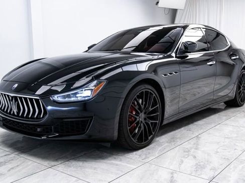Used 2018 Maserati Ghibli S Q4 AWD/4WD image 6