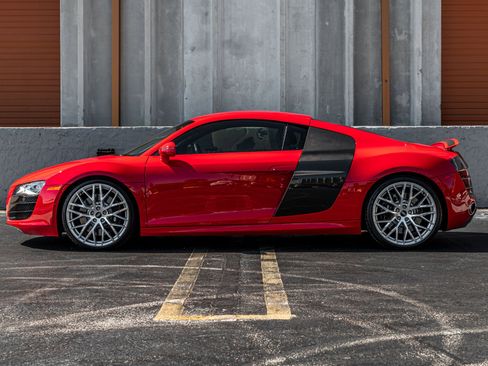 Used 2010 Audi R8 V10 image 21