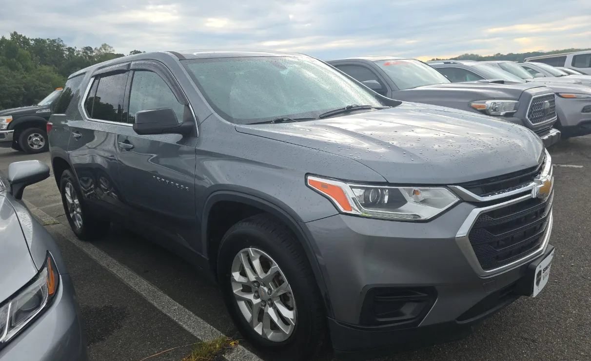 Used 2021 Chevrolet Traverse LS w/ LPO, Floor Liner Package FWD image 2