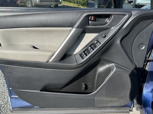 Used 2014 Subaru Forester 2.5i image 8
