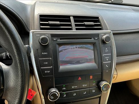 Used 2015 Toyota Camry LE FWD image 26
