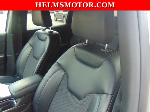 Certified 2025 Jeep Compass Latitude w/ Convenience Group AWD/4WD image 30