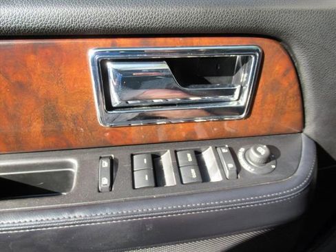 Used 2017 Lincoln Navigator Select AWD/4WD image 20