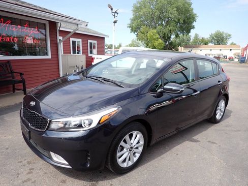 Used 2017 Kia Forte LX w/ LX Popular Plus Package FWD image 3