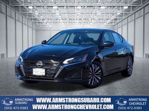 Used 2024 Nissan Altima 2.5 SV image 1