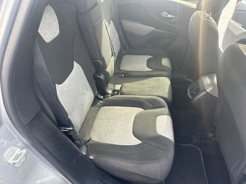 Used 2014 Jeep Cherokee Latitude w/ Comfort/Convenience Group AWD/4WD image 30