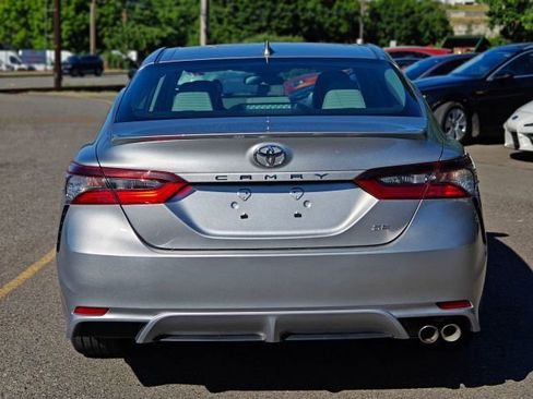 Used 2022 Toyota Camry SE FWD image 6