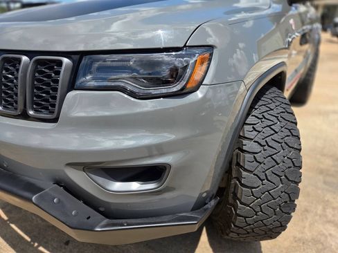 Used 2020 Jeep Grand Cherokee Trailhawk w/ Trailhawk Luxury Group AWD/4WD image 33