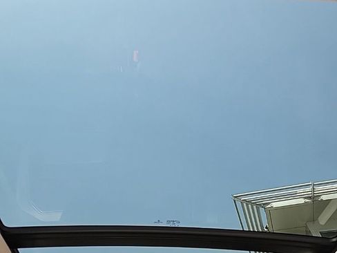 Used 2020 Volkswagen Tiguan SE w/ Panoramic Sunroof Package image 13