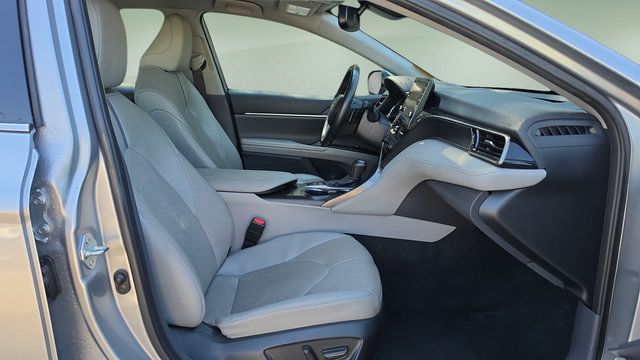 Used 2024 Toyota Camry XSE FWD image 11