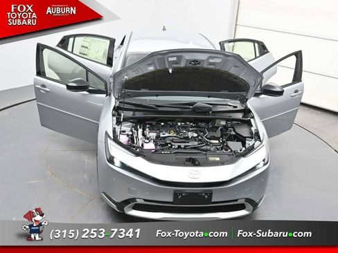 New 2026 Toyota Prius Plug-In Hybrid FWD image 37