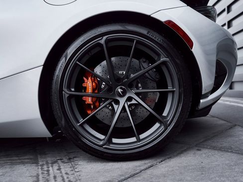 Used 2024 McLaren 750S Spider image 24