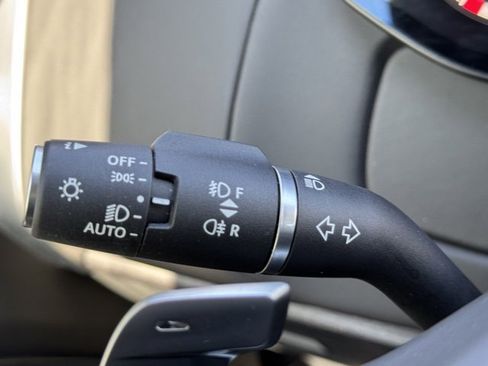 Certified 2023 Land Rover Range Rover SE image 21