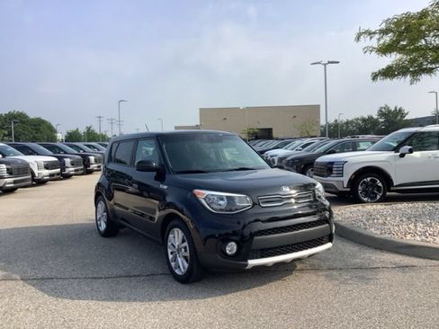 Used 2017 Kia Soul + FWD image 3