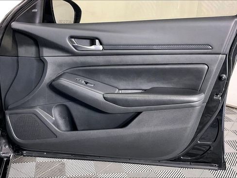 Used 2024 Nissan Altima 2.5 SV image 25