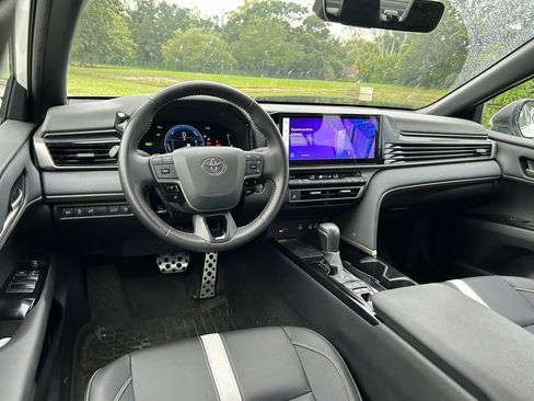 Used 2025 Toyota Camry SE w/ Multimedia Upgrade Package FWD image 13