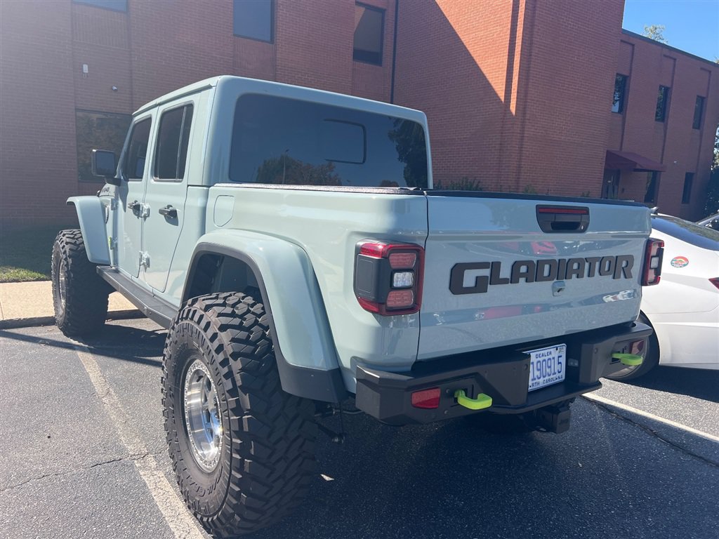 Used 2023 Jeep Gladiator Mojave w/ LED Lighting Group AWD/4WD image 5