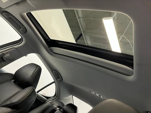 Used 2016 Acura TLX w/ Technology Package FWD image 10