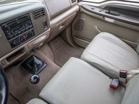 Used 2004 Ford F250 XL image 25