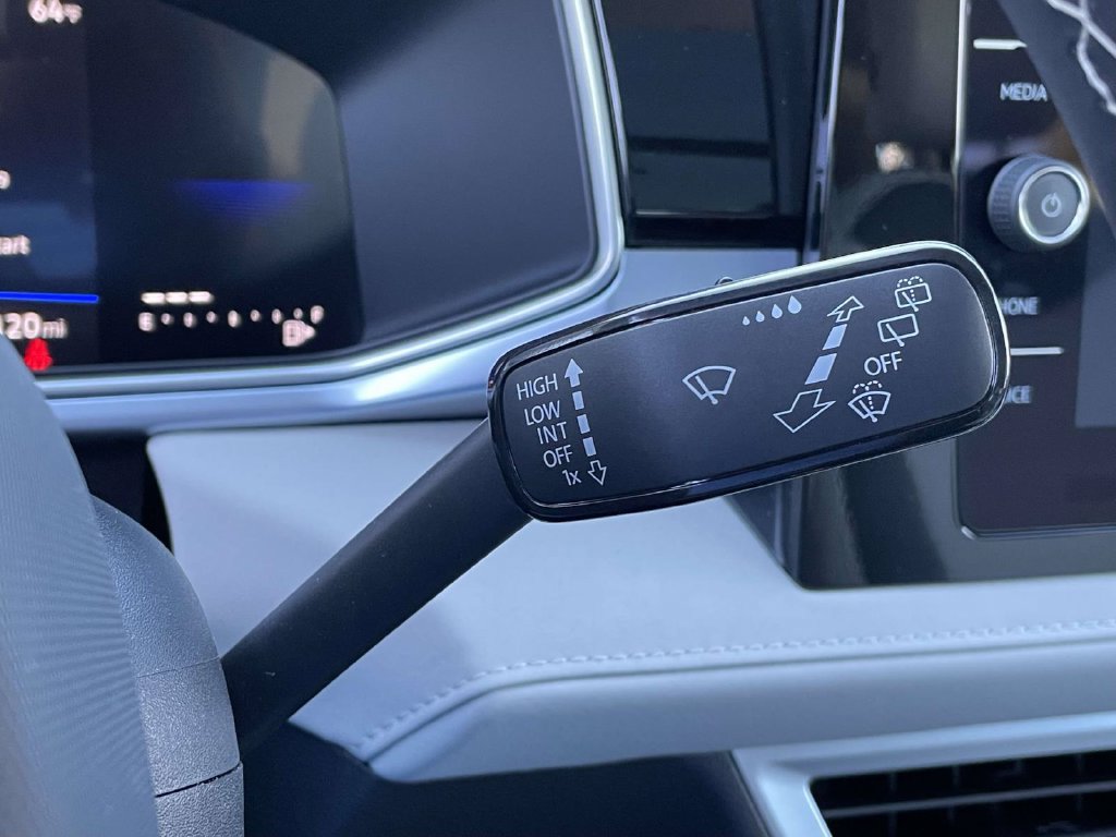 Certified 2026 Volkswagen Taos SE FWD image 27