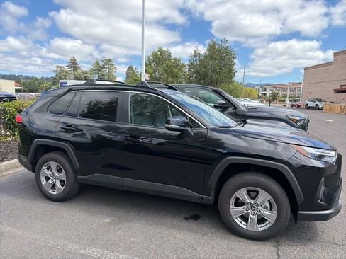 Used 2025 Toyota RAV4 XLE w/ Convenience Package image 4