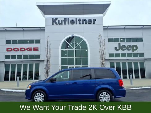 Used 2018 Dodge Grand Caravan SE w/ UConnect Hands-Free Group image 1